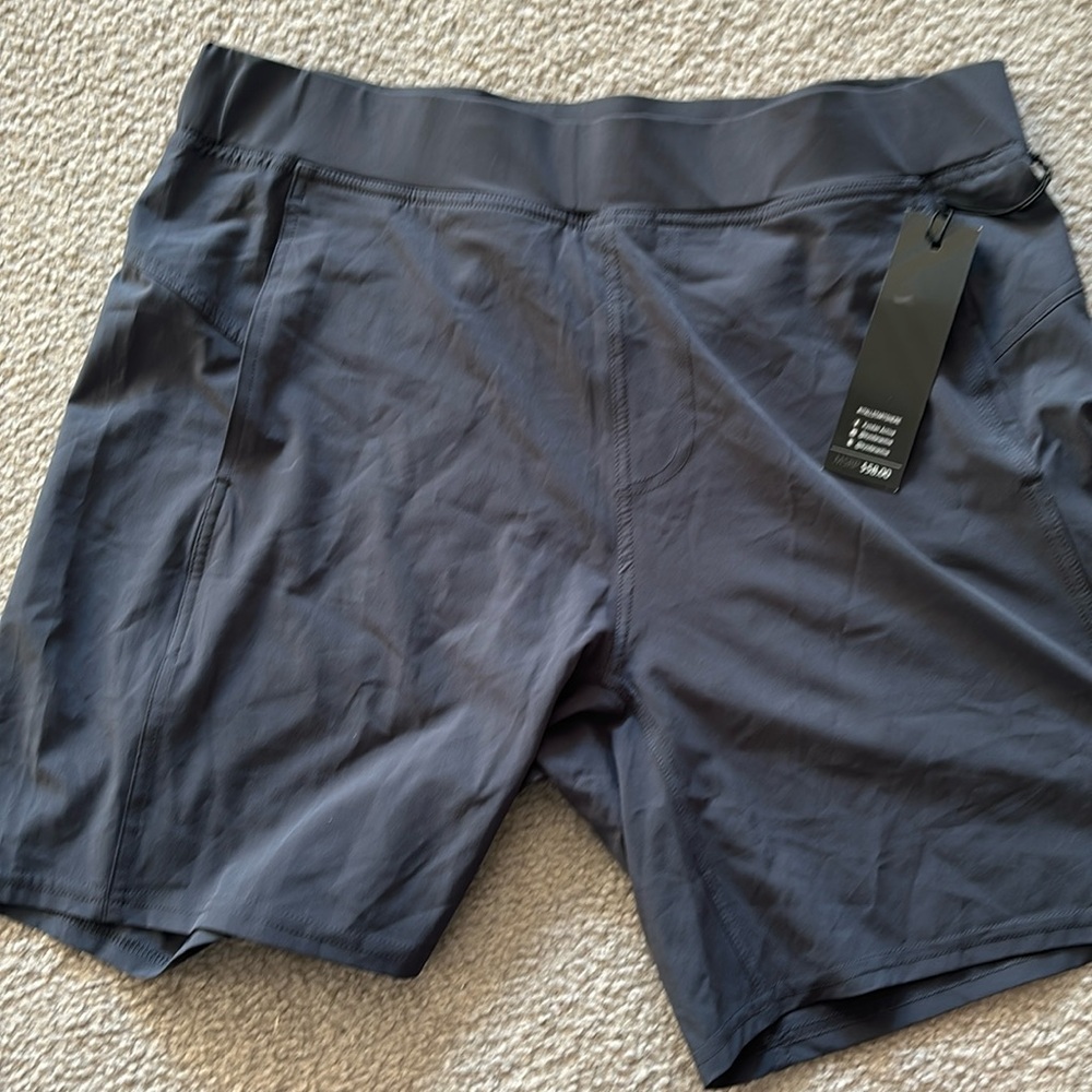 Kyodan men’s running shorts. New with tags. Black. Size large